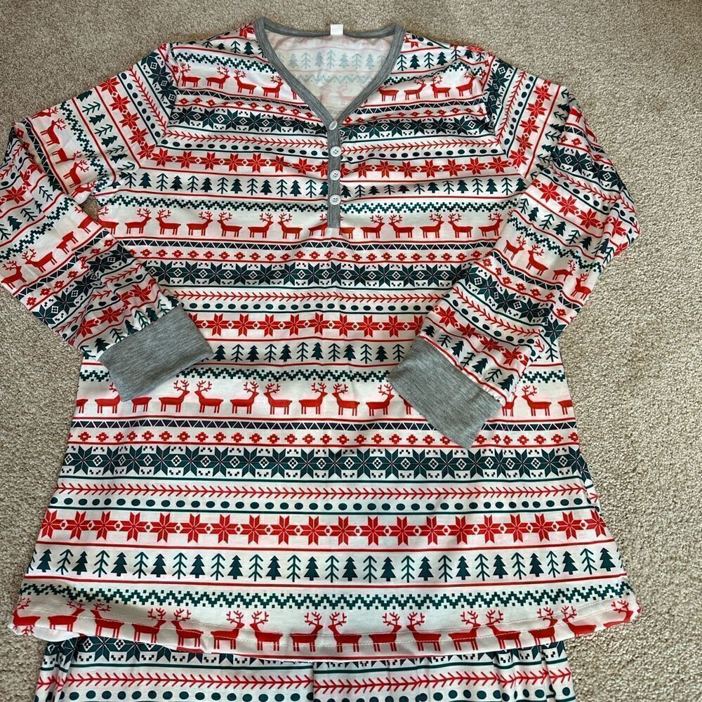 🎄New In Package 2 Piece Christmas PJ Set, Unisex Size Large Unbranded - Picture 9 of 10